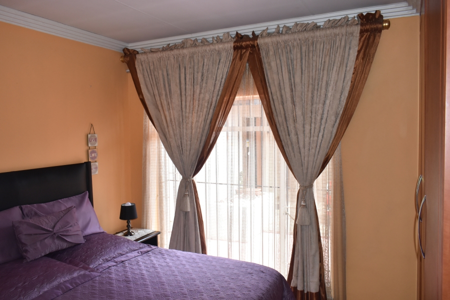 5 Bedroom Property for Sale in Karenpark Gauteng