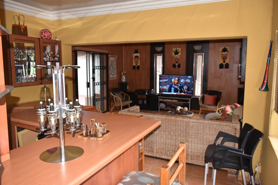 5 Bedroom Property for Sale in Karenpark Gauteng