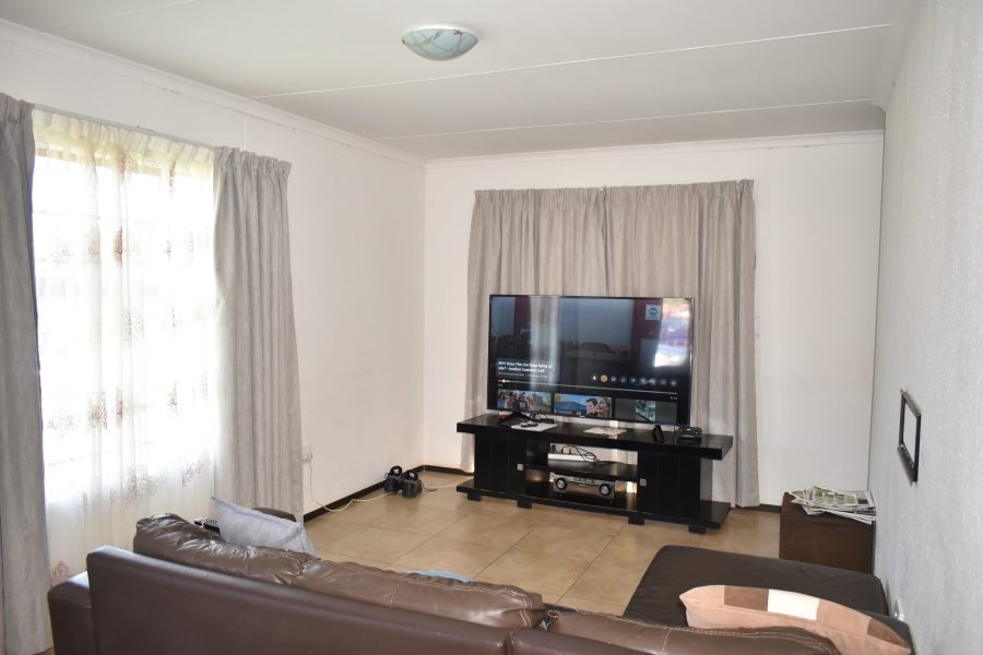 3 Bedroom Property for Sale in Heatherdale AH Gauteng