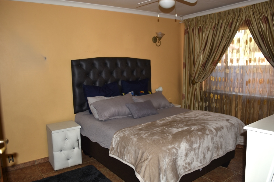 5 Bedroom Property for Sale in Danville Gauteng