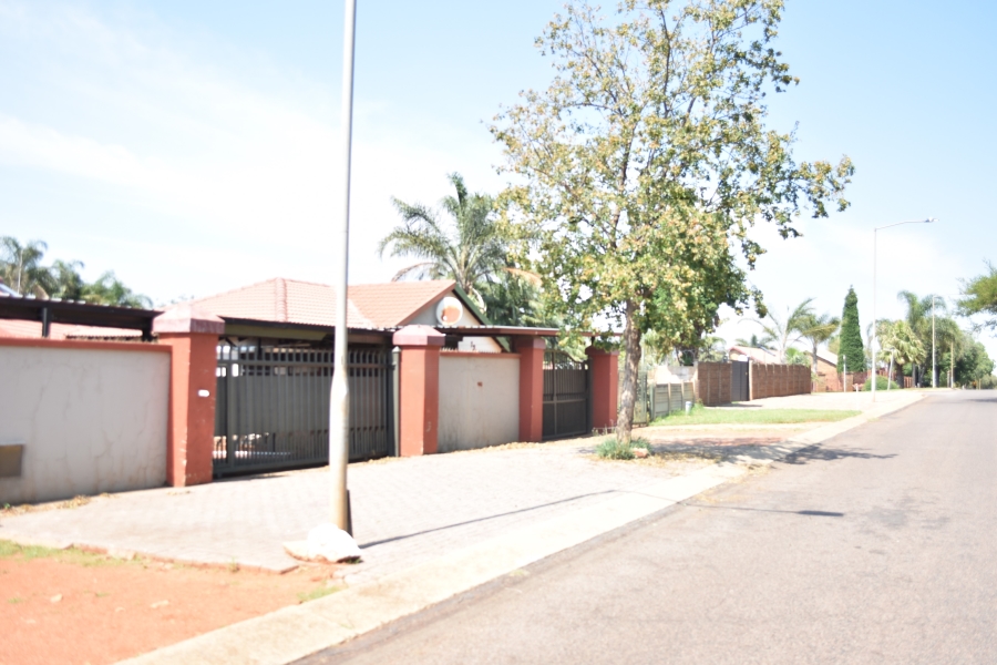 5 Bedroom Property for Sale in Danville Gauteng