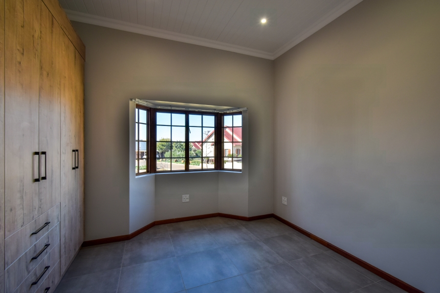 2 Bedroom Property for Sale in Waterlake Farm Lifestyle Estate Gauteng