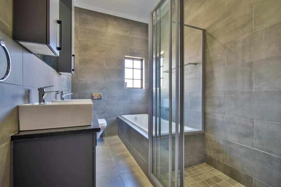 2 Bedroom Property for Sale in Waterlake Farm Lifestyle Estate Gauteng