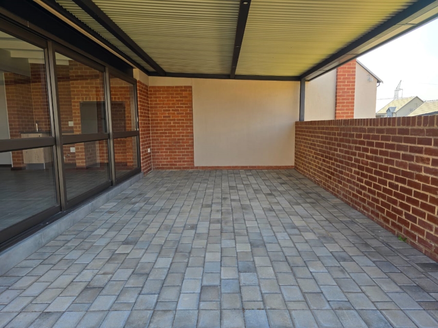 2 Bedroom Property for Sale in Waterlake Farm Lifestyle Estate Gauteng