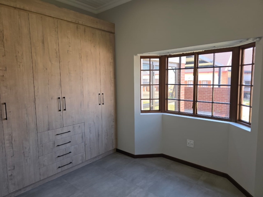 2 Bedroom Property for Sale in Waterlake Farm Lifestyle Estate Gauteng