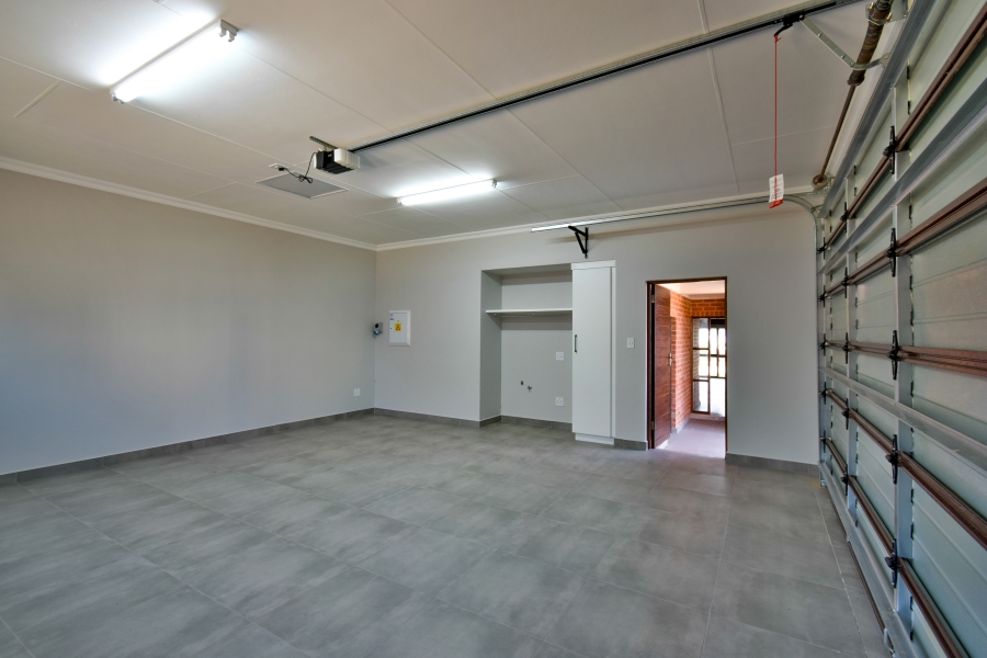 2 Bedroom Property for Sale in Waterlake Farm Lifestyle Estate Gauteng