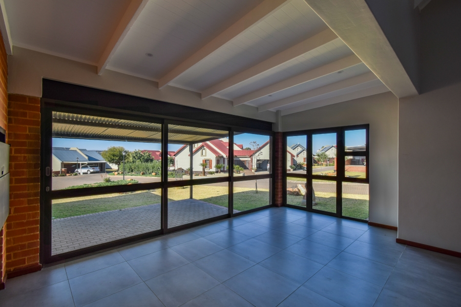 2 Bedroom Property for Sale in Waterlake Farm Lifestyle Estate Gauteng