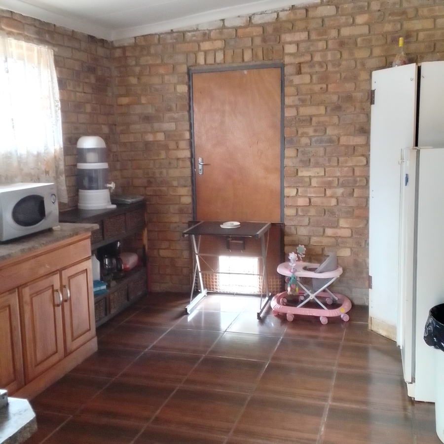 4 Bedroom Property for Sale in Lindo Park Gauteng