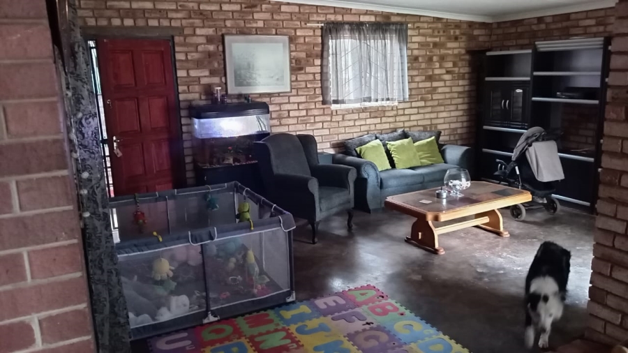 4 Bedroom Property for Sale in Lindo Park Gauteng