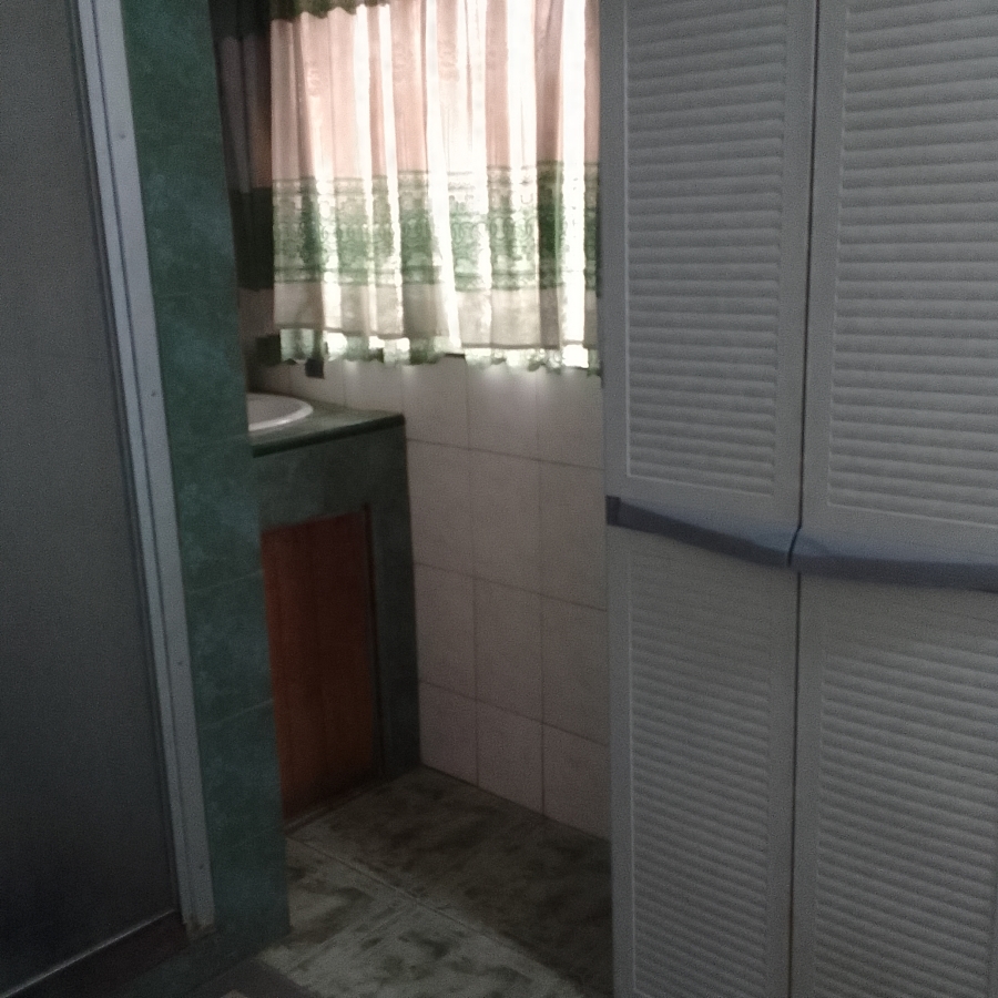 4 Bedroom Property for Sale in Lindo Park Gauteng