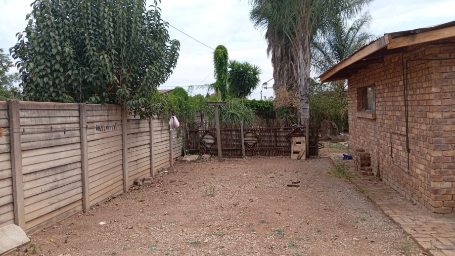 4 Bedroom Property for Sale in Lindo Park Gauteng