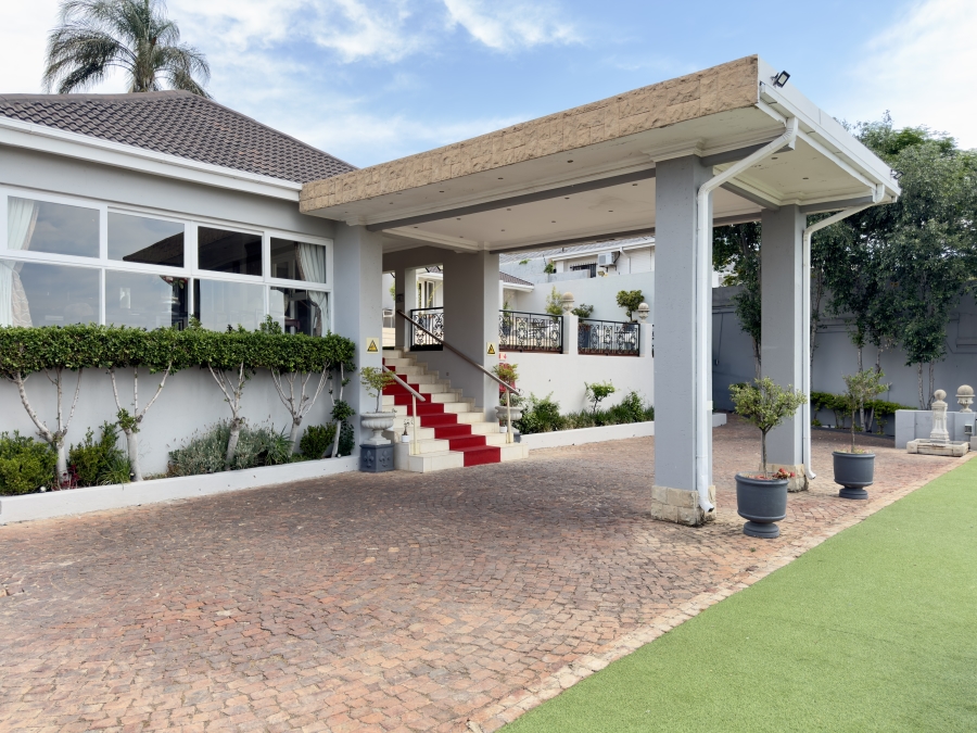 9 Bedroom Property for Sale in Groenkloof Gauteng