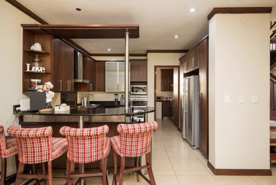 3 Bedroom Property for Sale in Waterkloof Ridge Gauteng