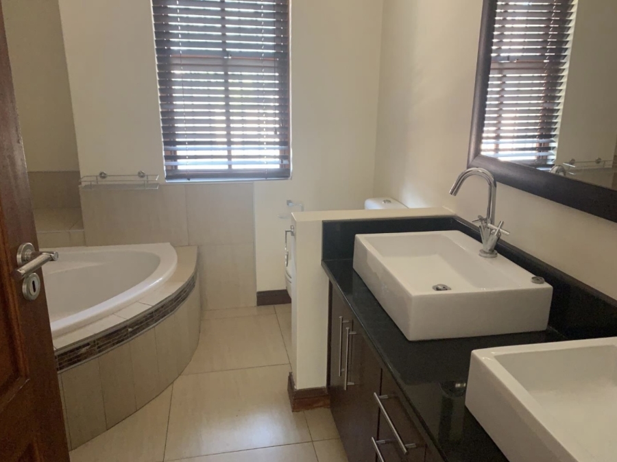 3 Bedroom Property for Sale in Waterkloof Ridge Gauteng
