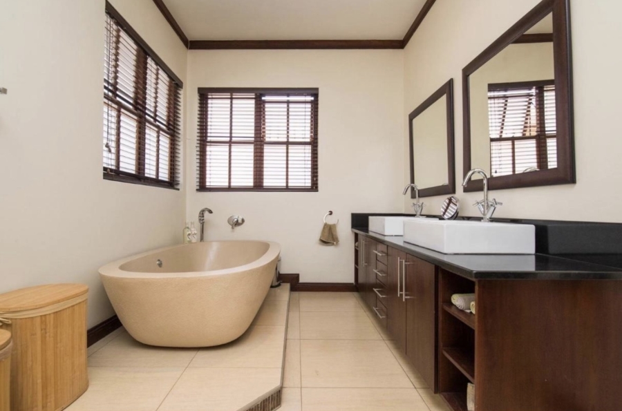 3 Bedroom Property for Sale in Waterkloof Ridge Gauteng