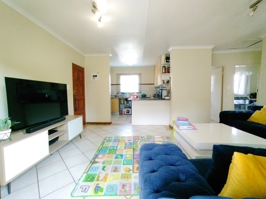 2 Bedroom Property for Sale in Die Hoewes Gauteng