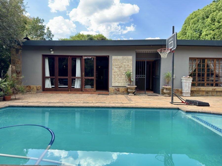 6 Bedroom Property for Sale in Brummeria Gauteng