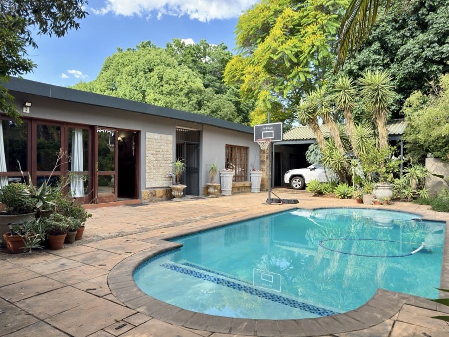 6 Bedroom Property for Sale in Brummeria Gauteng