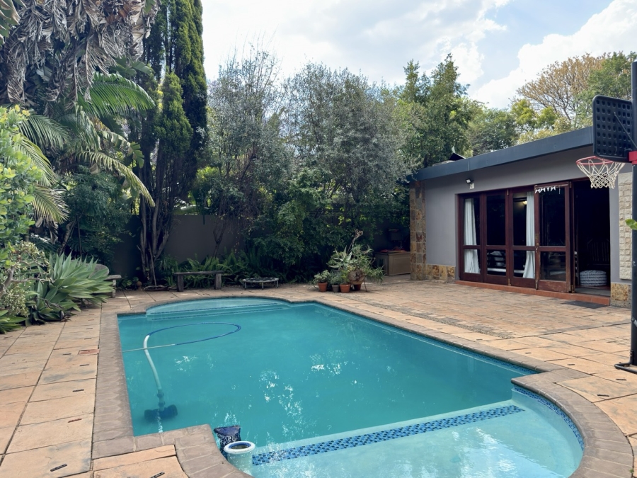 6 Bedroom Property for Sale in Brummeria Gauteng