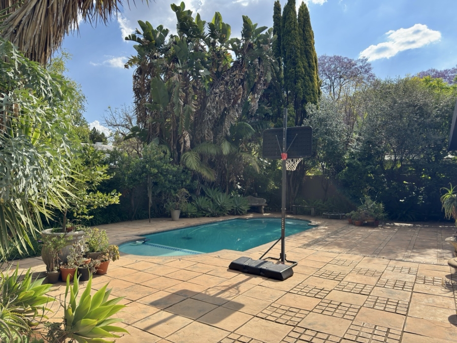 6 Bedroom Property for Sale in Brummeria Gauteng