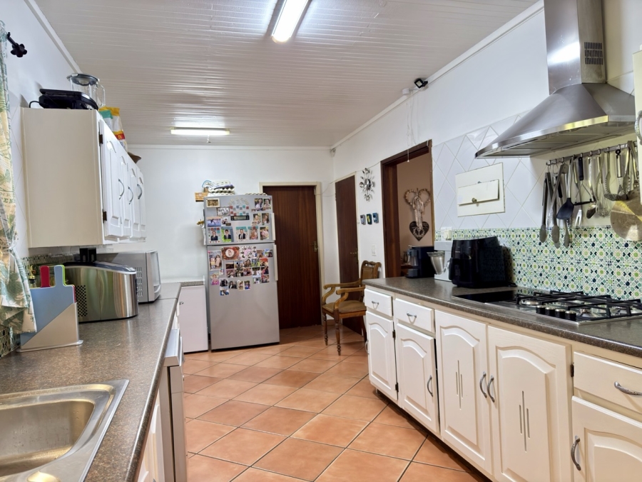 6 Bedroom Property for Sale in Brummeria Gauteng