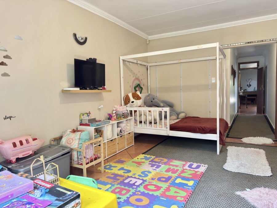 6 Bedroom Property for Sale in Brummeria Gauteng