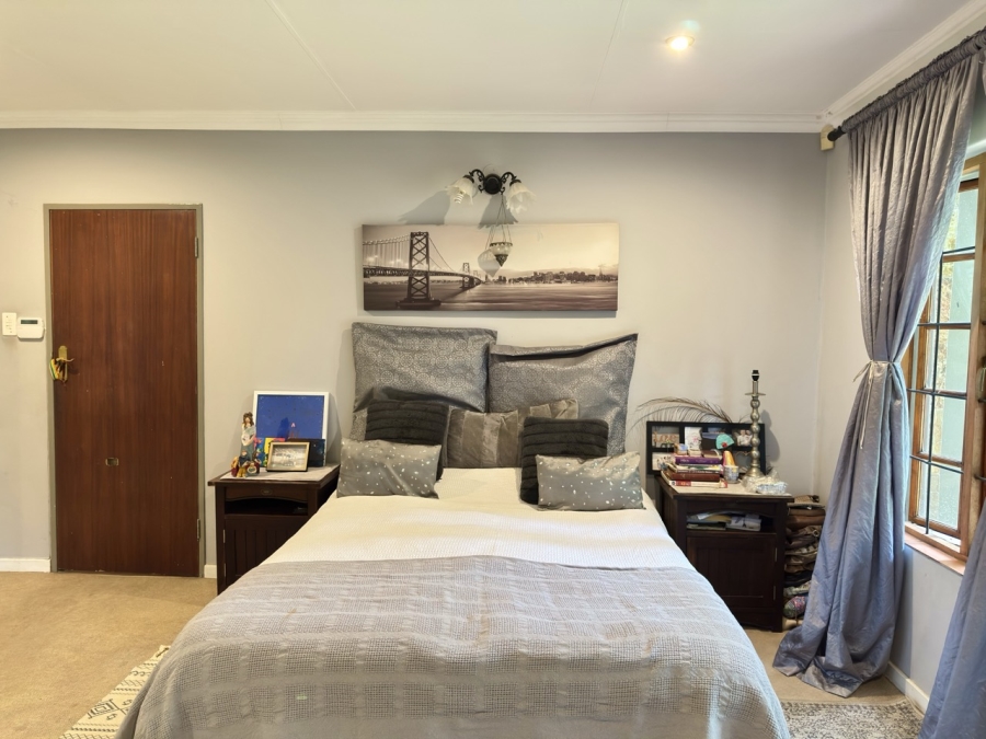 6 Bedroom Property for Sale in Brummeria Gauteng