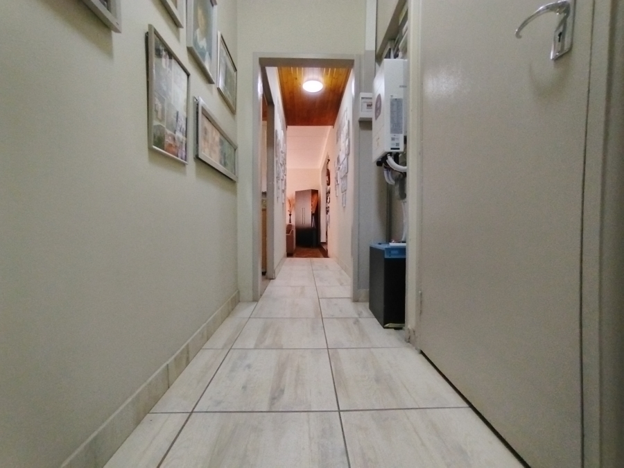 5 Bedroom Property for Sale in Maroelana Gauteng