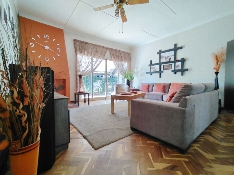 5 Bedroom Property for Sale in Maroelana Gauteng