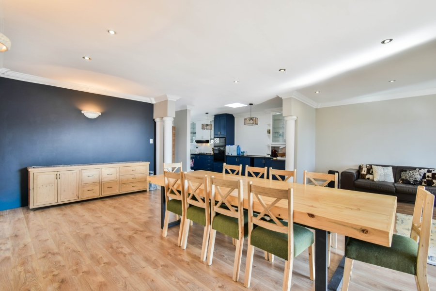 5 Bedroom Property for Sale in Waterkloof Ridge Gauteng