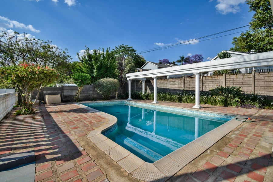 5 Bedroom Property for Sale in Waterkloof Ridge Gauteng