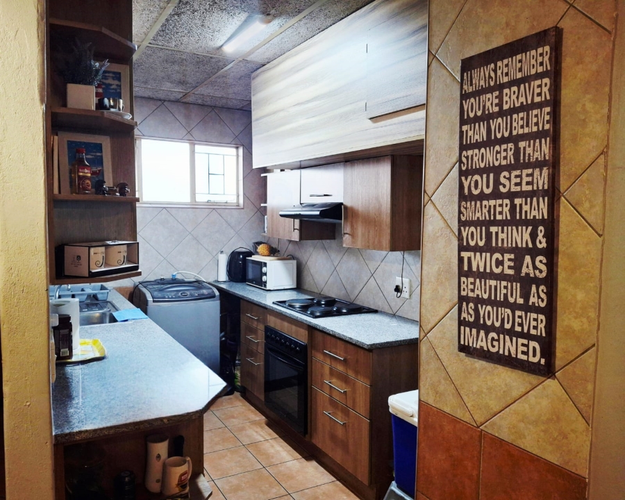 2 Bedroom Property for Sale in Waverley Gauteng