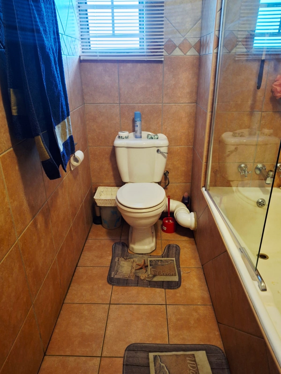 2 Bedroom Property for Sale in Waverley Gauteng