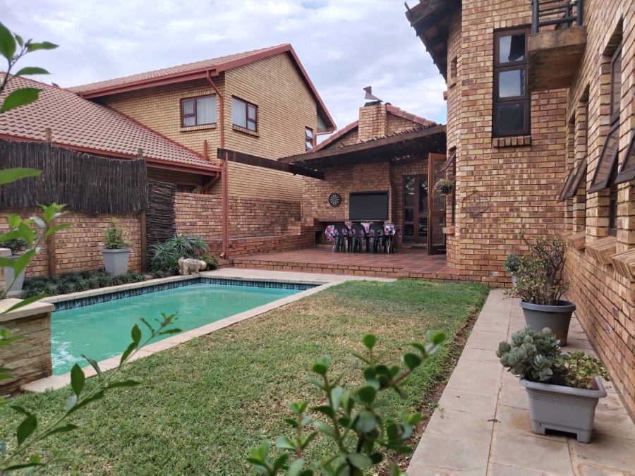 4 Bedroom Property for Sale in Montana Park Gauteng