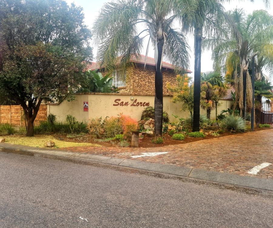 2 Bedroom Property for Sale in Moreleta Park Gauteng