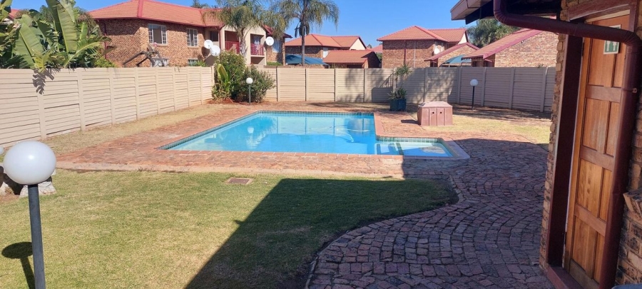 2 Bedroom Property for Sale in Moreleta Park Gauteng