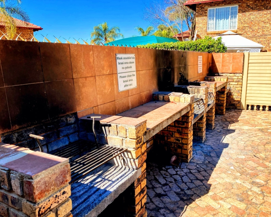 2 Bedroom Property for Sale in Moreleta Park Gauteng