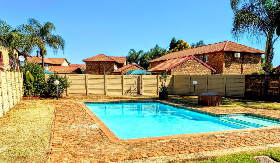 2 Bedroom Property for Sale in Moreleta Park Gauteng