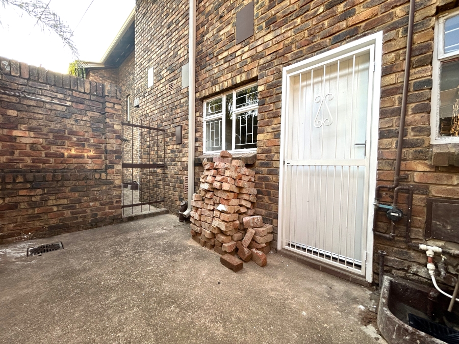 3 Bedroom Property for Sale in Garsfontein Gauteng