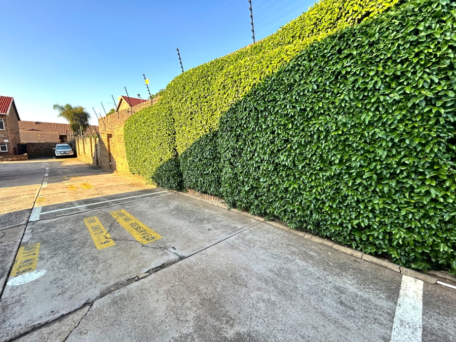 3 Bedroom Property for Sale in Garsfontein Gauteng