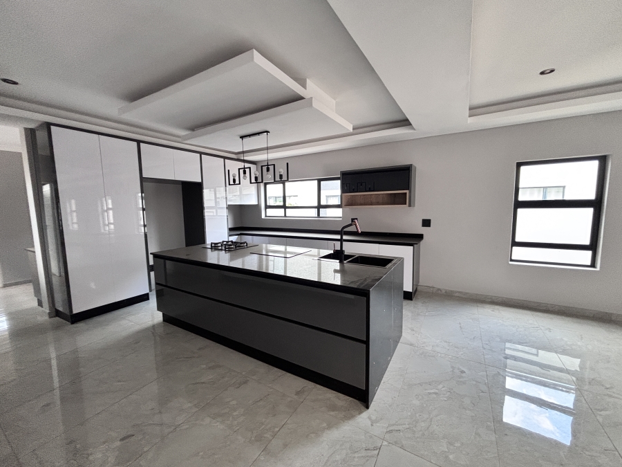 6 Bedroom Property for Sale in Six Fountains Residential Estate Gauteng