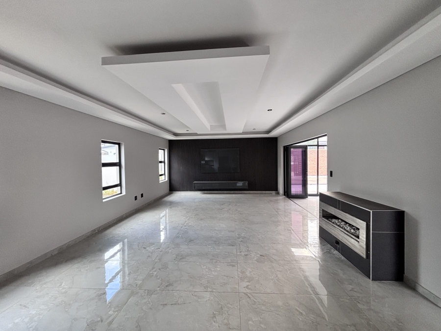 6 Bedroom Property for Sale in Six Fountains Residential Estate Gauteng