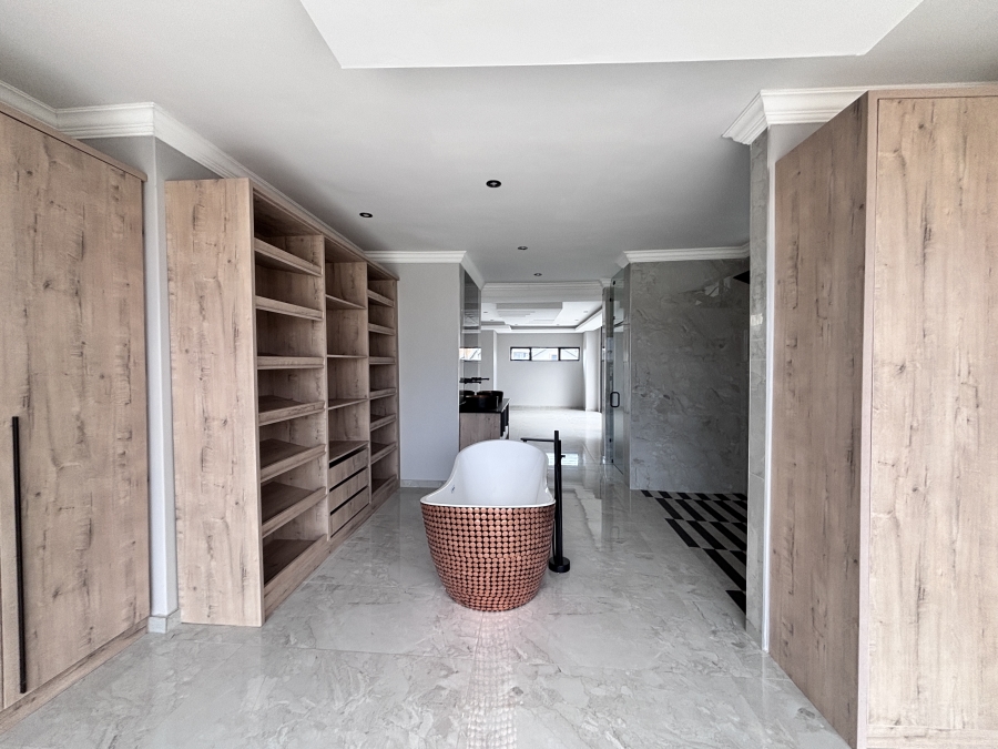 6 Bedroom Property for Sale in Six Fountains Residential Estate Gauteng