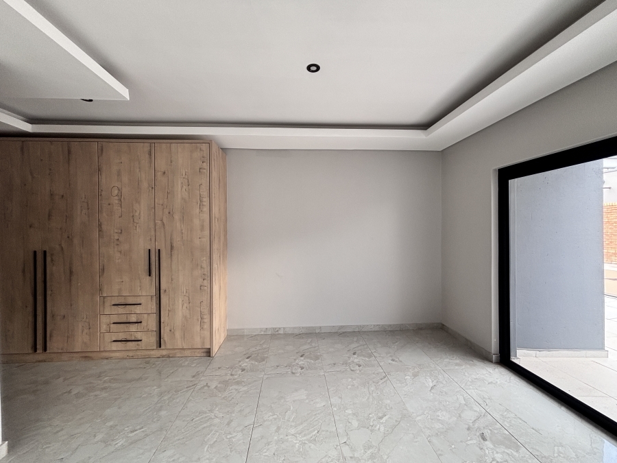 6 Bedroom Property for Sale in Six Fountains Residential Estate Gauteng