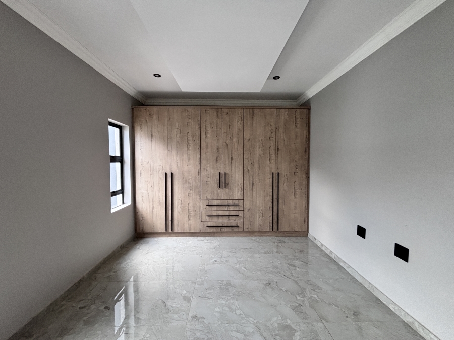 6 Bedroom Property for Sale in Six Fountains Residential Estate Gauteng