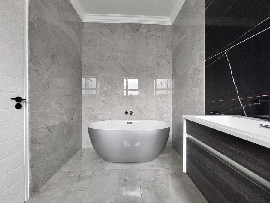 6 Bedroom Property for Sale in Six Fountains Residential Estate Gauteng