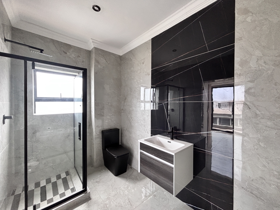 6 Bedroom Property for Sale in Six Fountains Residential Estate Gauteng