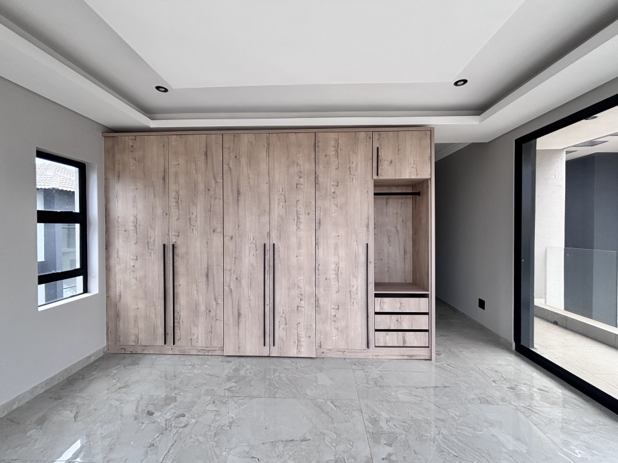 6 Bedroom Property for Sale in Six Fountains Residential Estate Gauteng