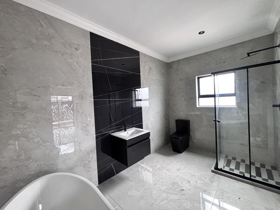 6 Bedroom Property for Sale in Six Fountains Residential Estate Gauteng