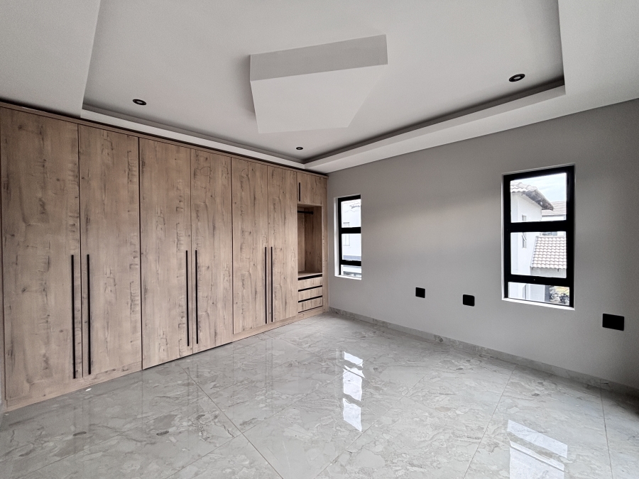 6 Bedroom Property for Sale in Six Fountains Residential Estate Gauteng